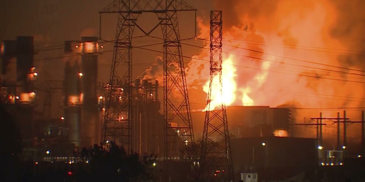 Incendio a Moss Landing